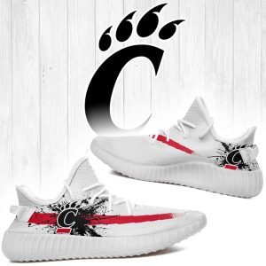 Cincinnati Bearcats NCAA Teams Sport Teams Top Branding Trends Custom Perfect Gift For Fans Shoes Yeezy v2 Sneakers