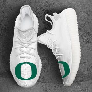 Oregon Ducks NCAA Teams Sport Teams Top Branding Trends Custom Perfect Gift For Fans Shoes Yeezy v2 Sneakers