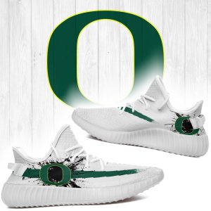 Oregon Ducks NCAA Teams Sport Teams Top Branding Trends Custom Perfect Gift For Fans Shoes Yeezy v2 Sneakers